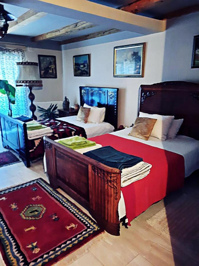 La Curtea Veche Apartment Lapus Exterior photo